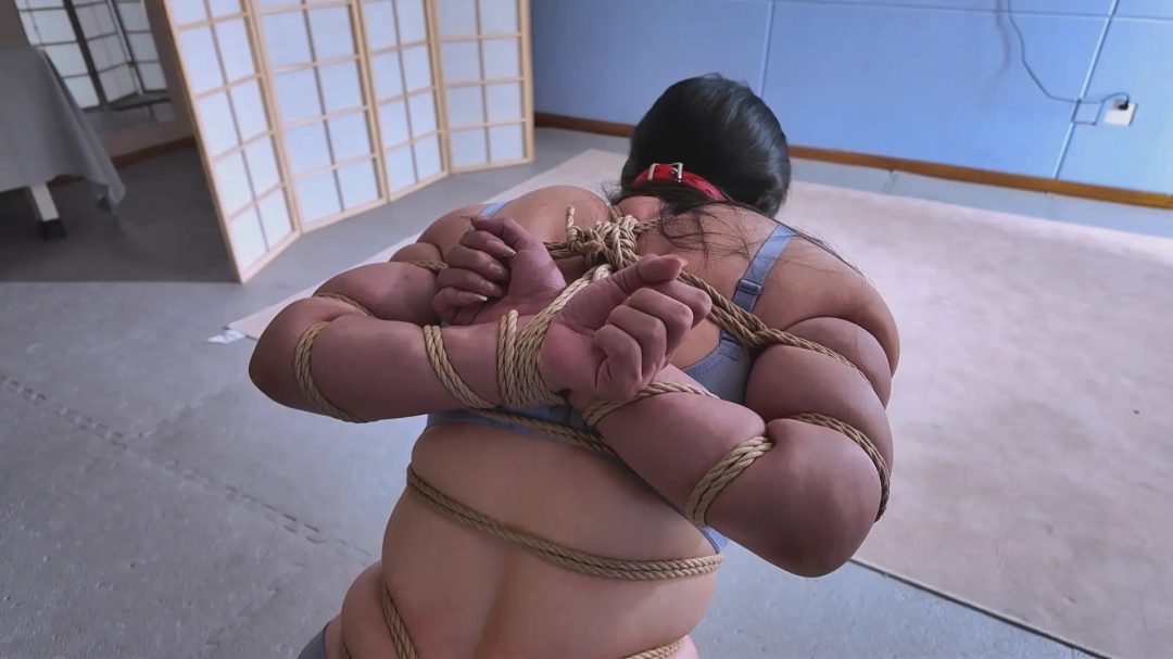 【梦幻联动】圈内名模李然与初心工作室初次合作 中篇 内衣紧缚