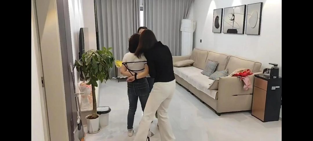 送货上门的女人