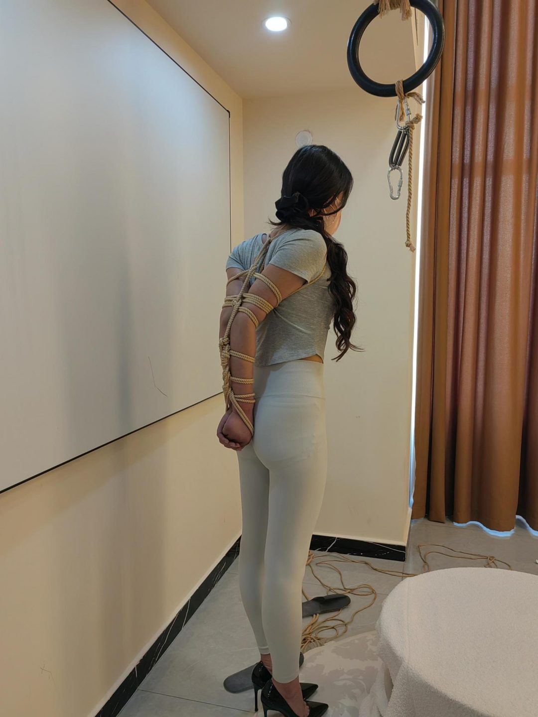 文慧直臂驷马，瑜伽服大长腿无敌，写实对话