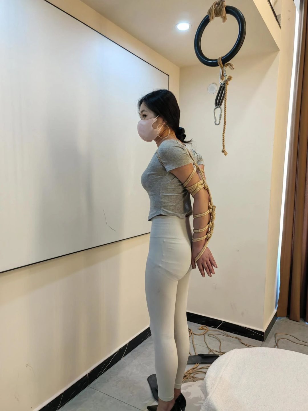文慧直臂驷马，瑜伽服大长腿无敌，写实对话