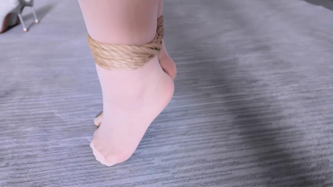 绳屋藏娇 高价定拍：极限紧缚惨虐洛洛