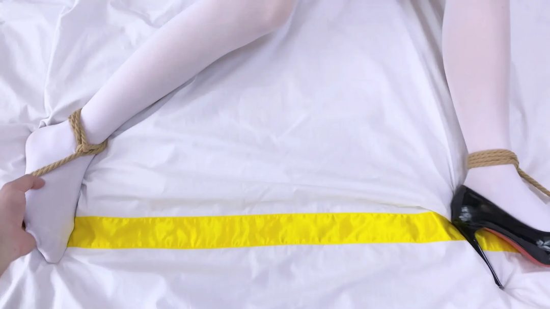 【嗷大喵】-客户定拍-TK篇+水手服JK+被脑后反绑+大字捆+挠脚心+挠大腿+挠腰间+挠腋下+口塞+拿出等等