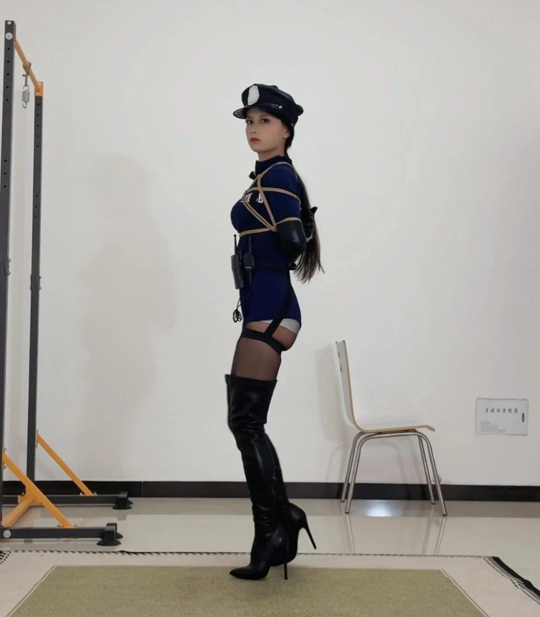 cos制服紧身连体裤过膝长靴，日系捆绑股绳全身束缚驷马