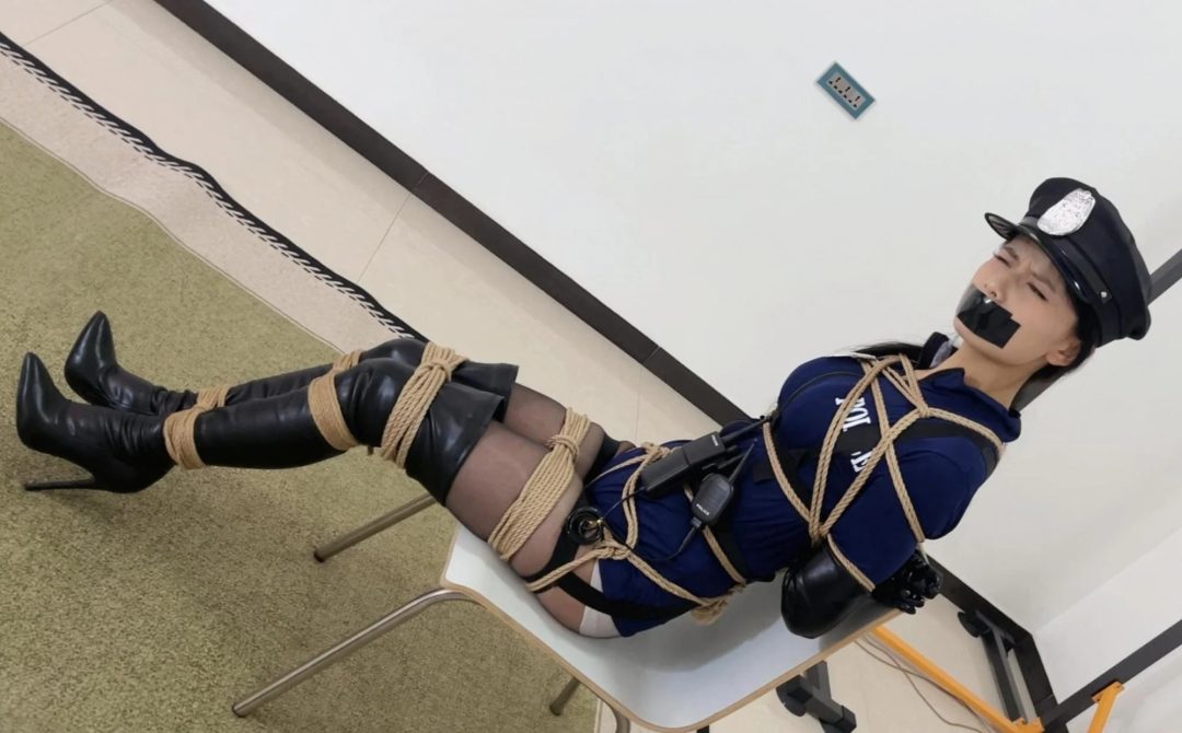 cos制服紧身连体裤过膝长靴，日系捆绑股绳全身束缚驷马