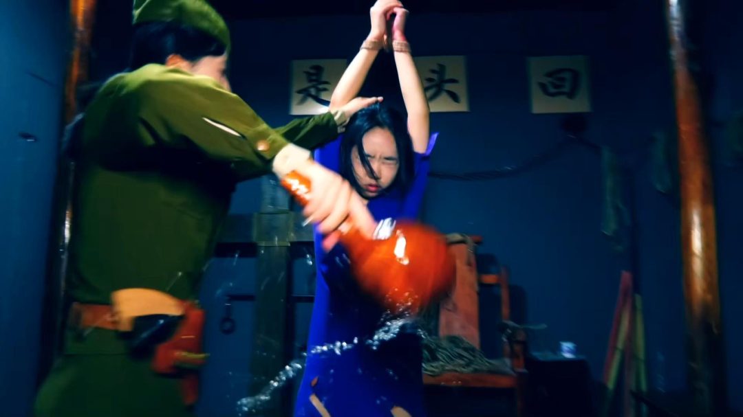 定拍转公映《春雷行动》下集 刘涛被女特务吊缚鞭打坐老虎凳灌辣椒水野外刑场就义