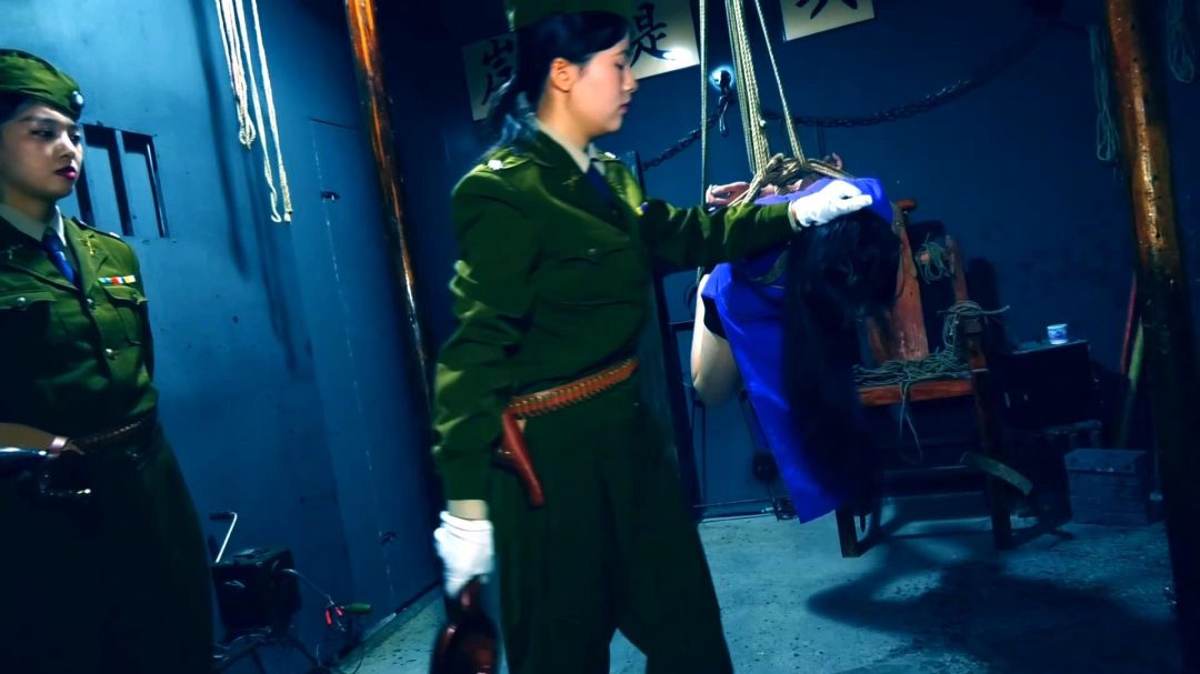 定拍转公映《春雷行动》下集 刘涛被女特务吊缚鞭打坐老虎凳灌辣椒水野外刑场就义