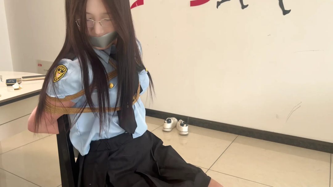 豆豆k【秘语工作室定拍】【办案反被制伏】