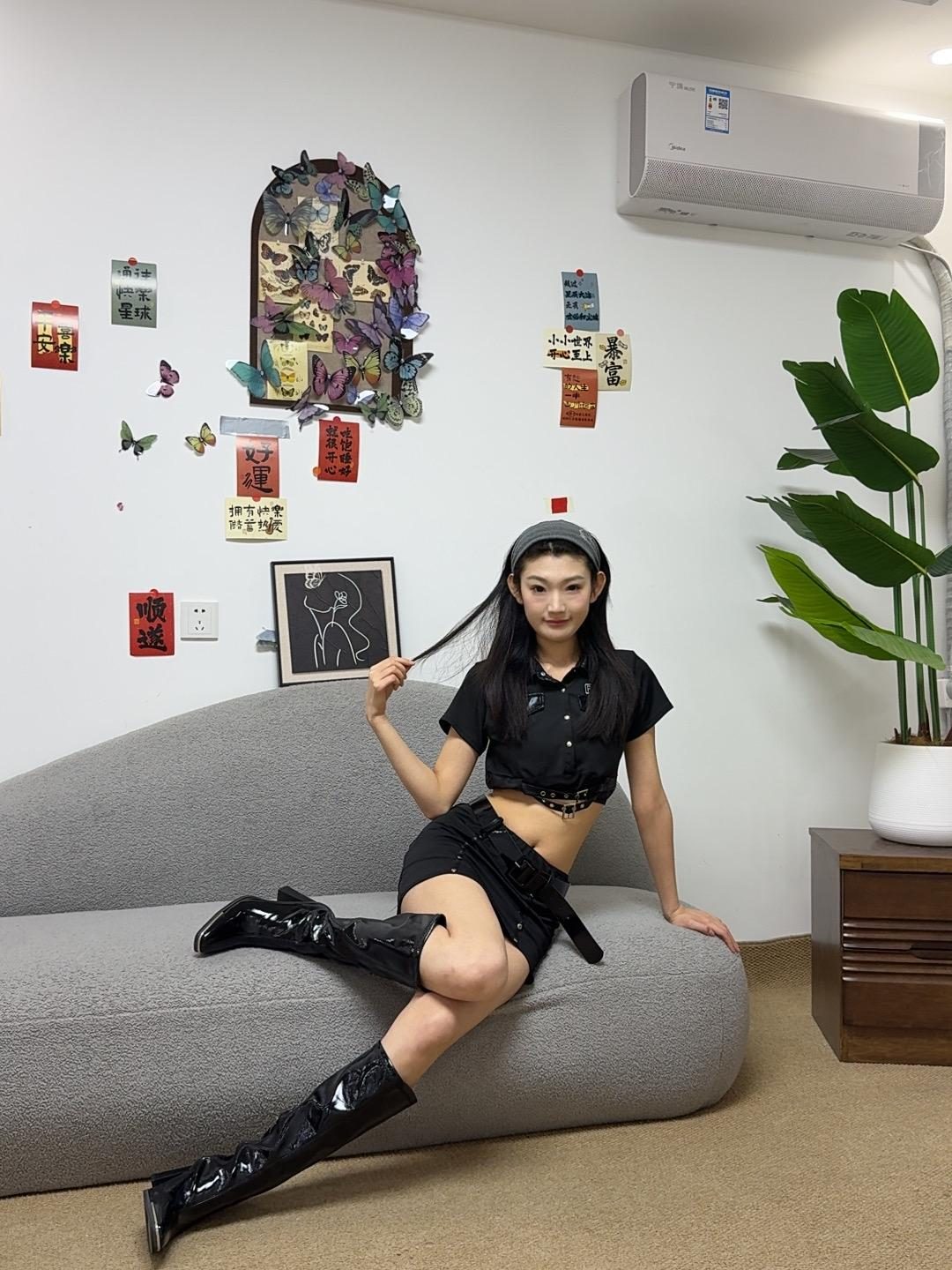 金宝工作室 新人推荐：LuLu 雪糕 七七 奶贝 兮兮 只只 剧情简介：木子 雨林 小白出演