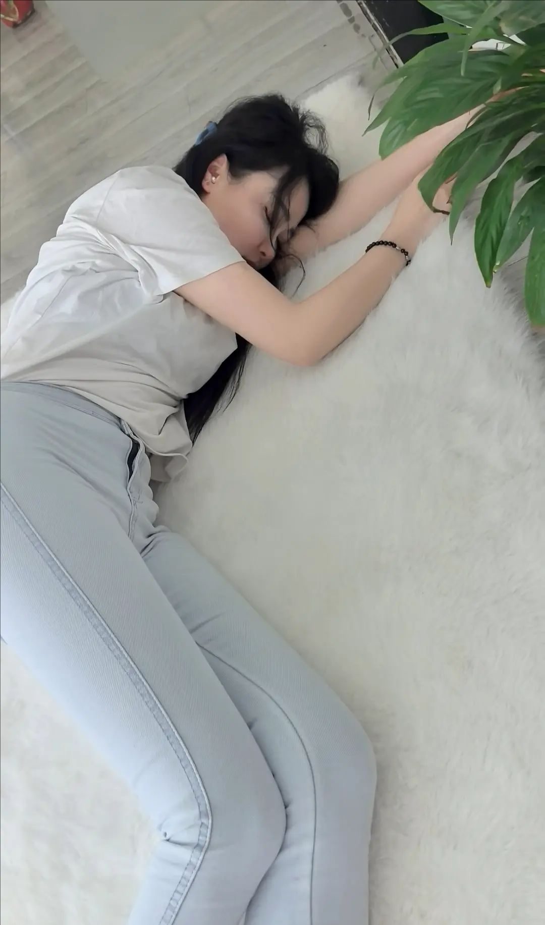 栖月 《女OL的麻袋全包之旅》迷晕OL捆绑装入麻袋，逃跑失败再次再棉被全包