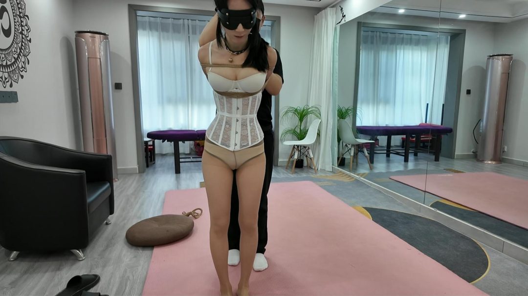 小白002白色塑腰