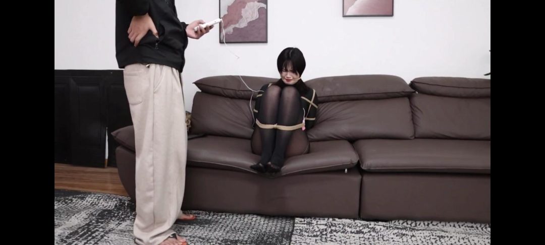 【DID订拍蜡像美少女战士】厚黑紧身衣满足同好需求 长时间脚丫特写 挠脚心 长腿美女 团缚 定身 电击贴片 电击棒折磨 鞭打 疯狂挠痒