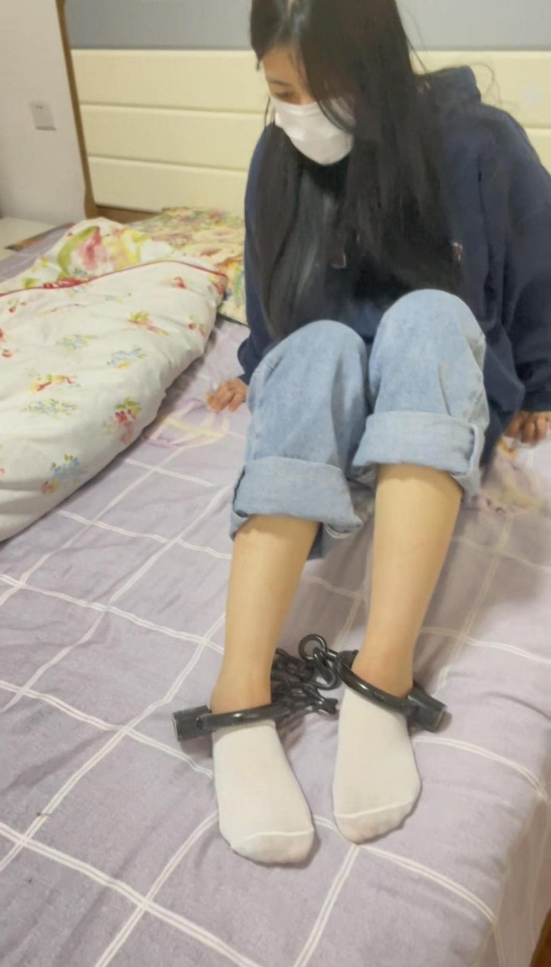 18岁高中女生焊死脚镣-电焊死镣的两天体验（下）
