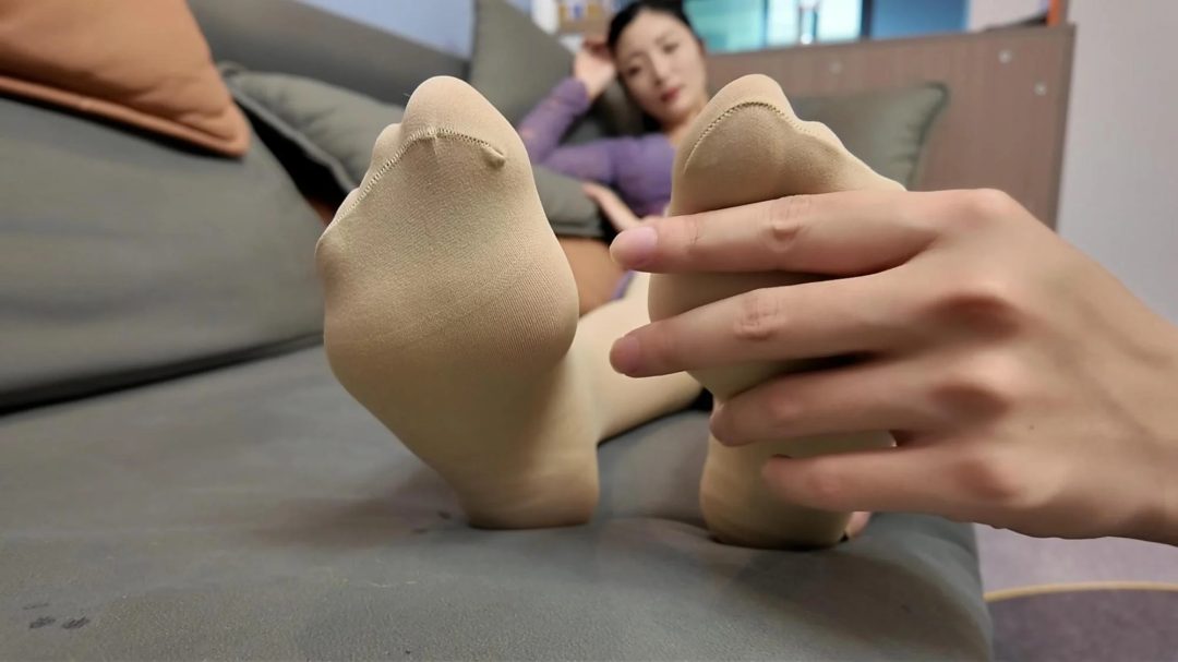 母子捆绑游戏之白袜筋膜枪