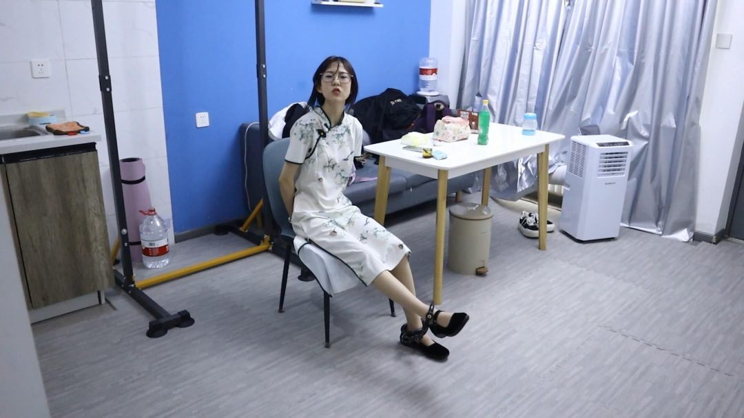趾间艺束工作室 小鹿杀害闺蜜被捕 肉丝布鞋 审讯审判处决 挠脚挠全身TK 手铐脚铐脚镣 旗袍布鞋丝袜肉丝
