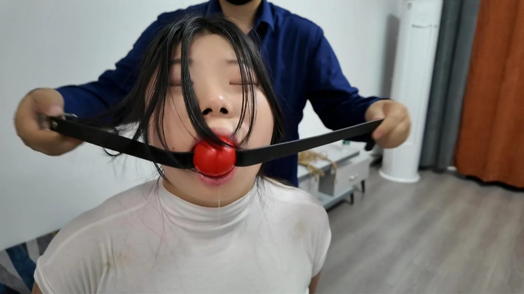 小圆各种堵嘴流口水