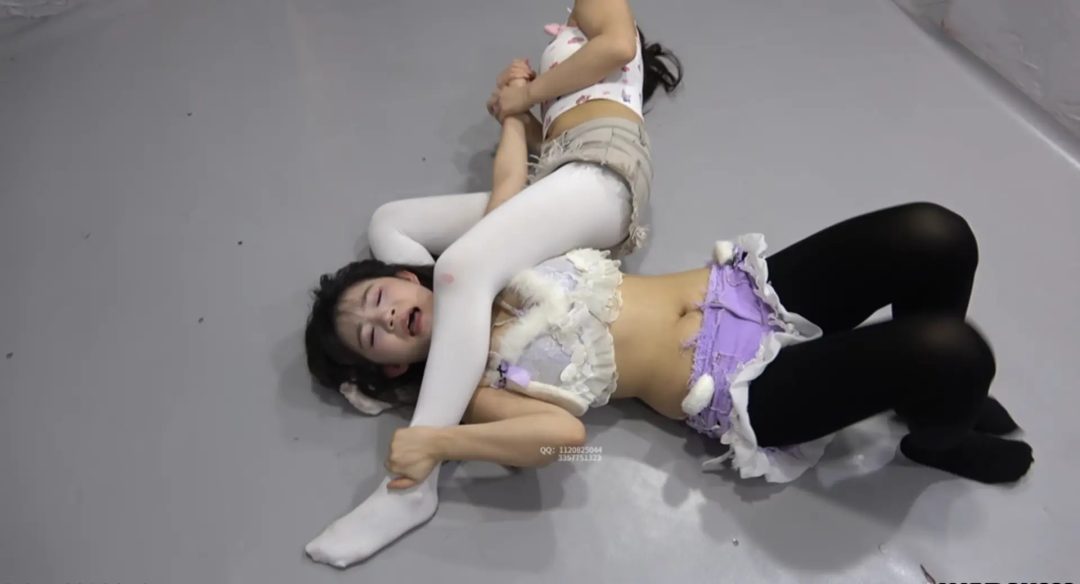 萝莉摔跤