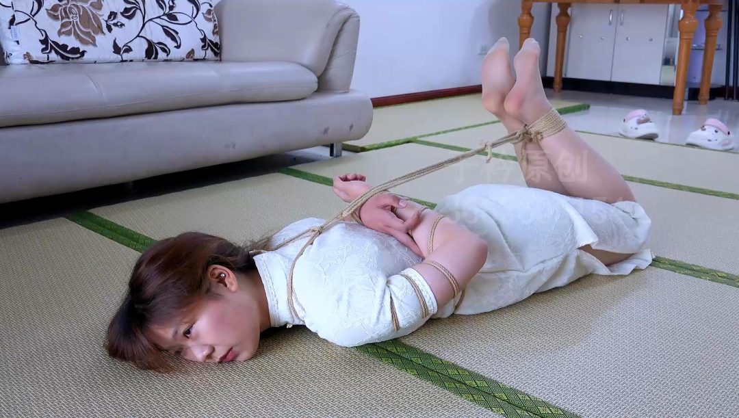 新模试镜 女大学生的紧缚体验