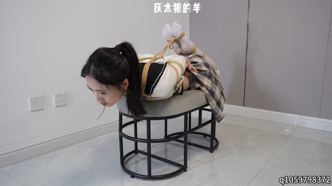 【灰太狼的羊】【客户定拍】倩倩超长时间驷马紧缚，各种道具高强度惩罚，再增加郊狼高档位电击，全程呻吟，最终腿脚发麻，附加采访【驷马缚＋郊狼＋挠痒＋采访】