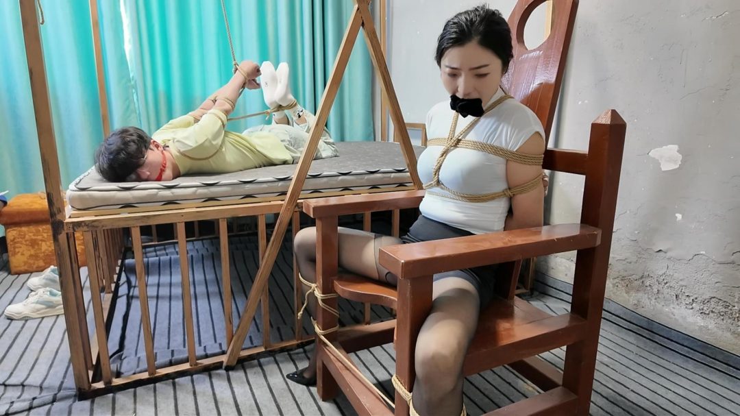 母子捆绑游戏之遇险下集