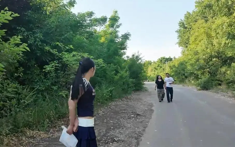 空虚大公子 运动小美女杨若琳户外