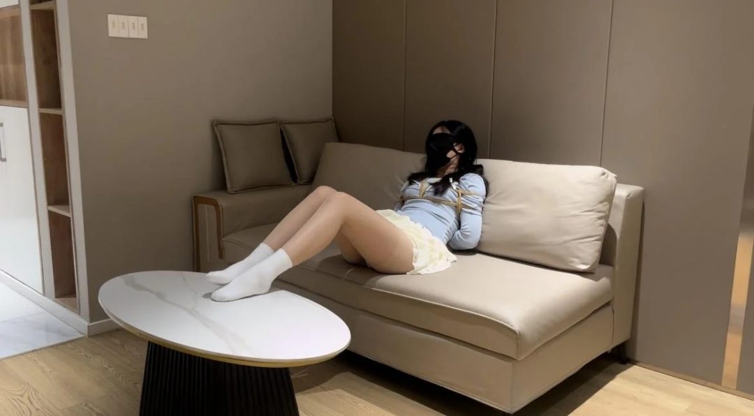 【久安安】目前为止拍的最爽也是看的最爽的一期，女大裙子白袜aj1诱惑满满，啵啵贝全程高能刺激，时不时二重刺激