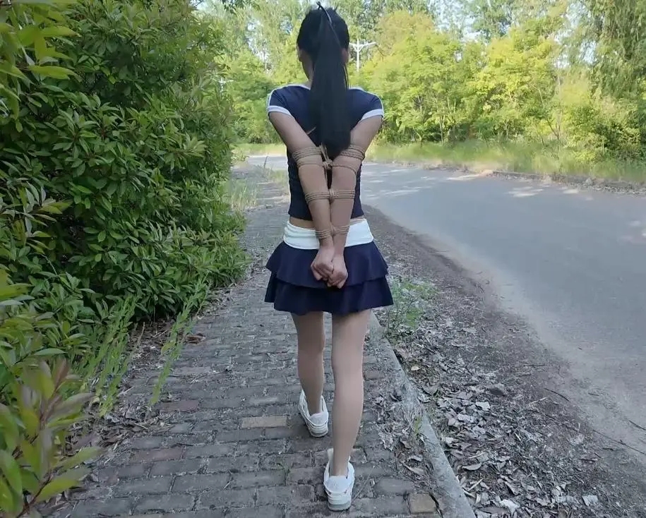 空虚大公子 运动小美女杨若琳户外
