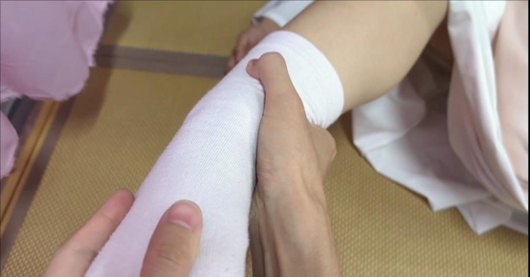 【铁骨铮铮】【灵儿】 铁熊与师妹的恩怨 在这一刻明了 看记仇的师兄是如何虐杀师妹的 骨折➕捏碎➕古装
