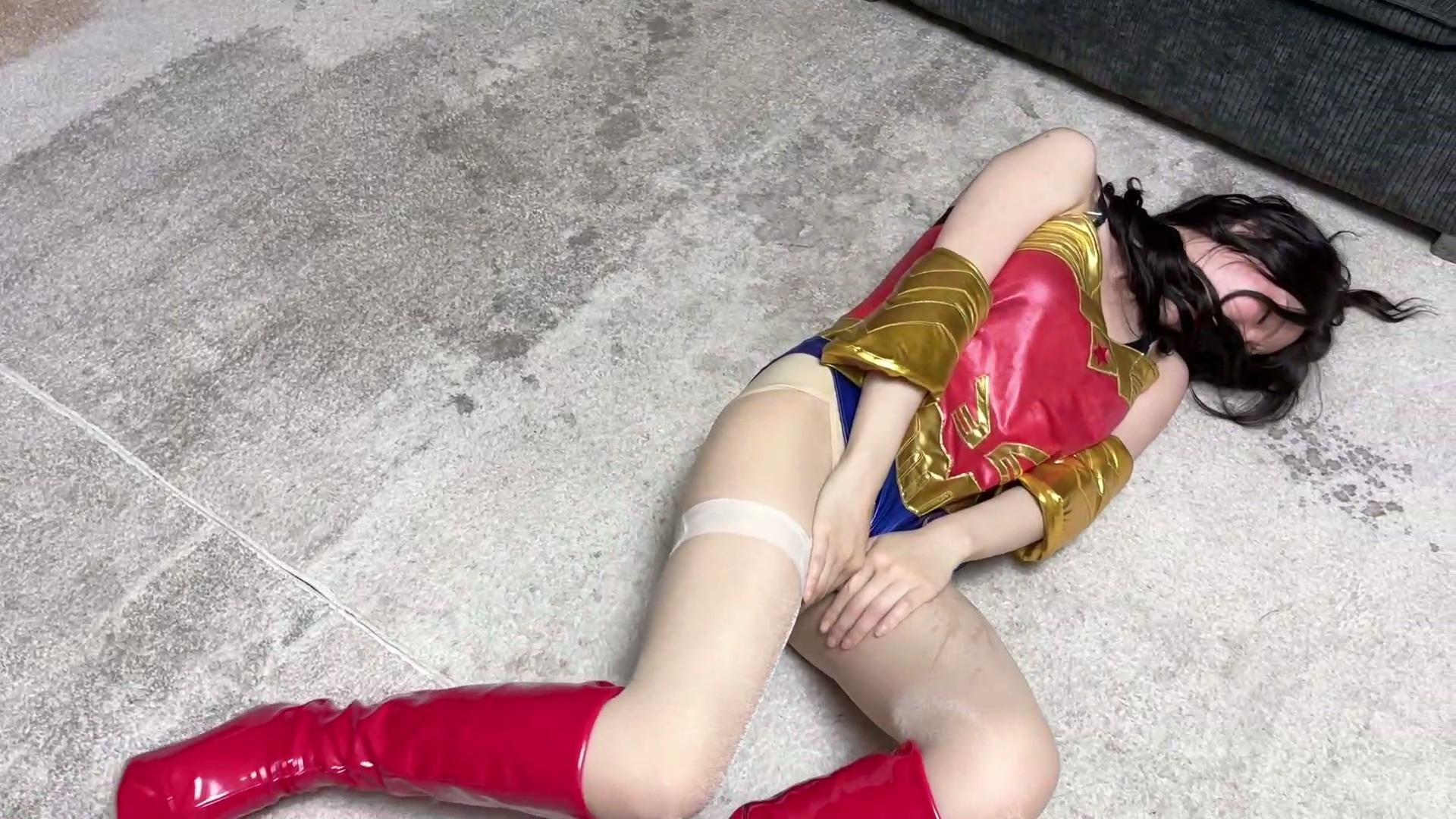 女英雄研究所 [柳洋]大腿受伤的神奇女侠战死