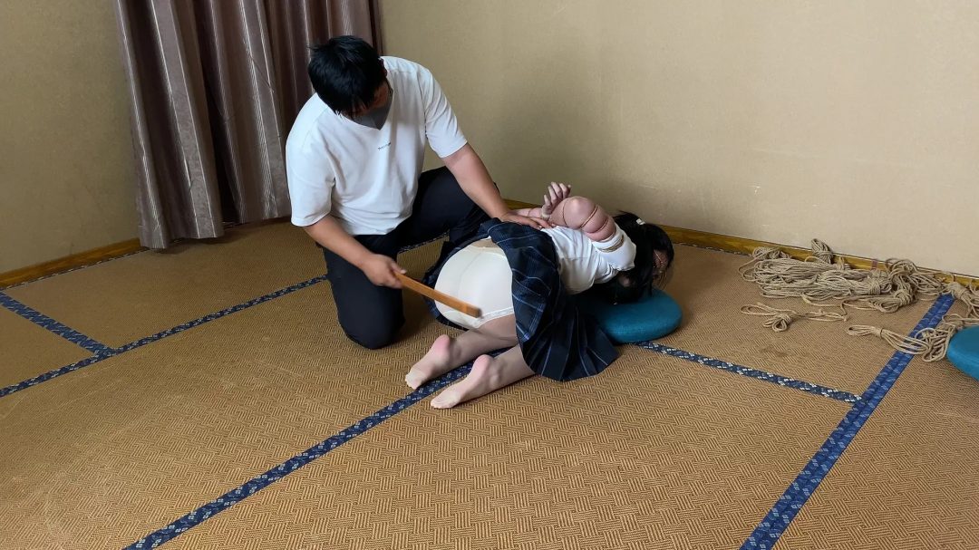 【山鬼工作室·】新模特--在校大学生邓欣欣。初次体验。柔韧性还不错。接受度高