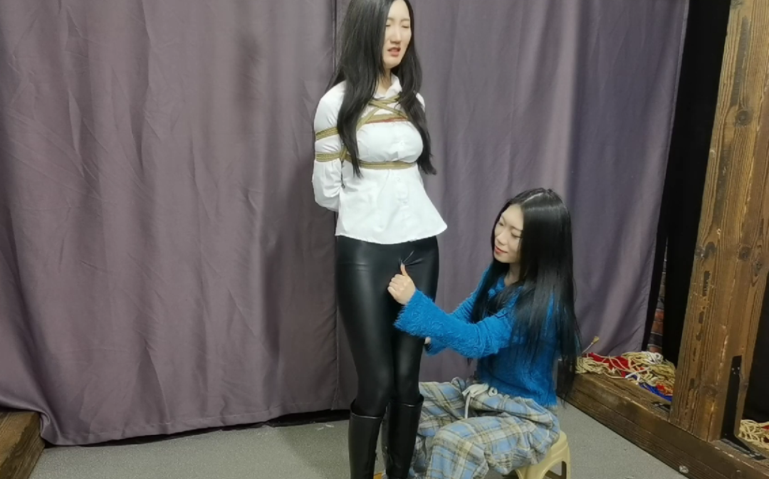 景森HD工作室 皮裤长靴美少妇被少女玩弄 吊缚 虐档 女女 百合调教 景森HD工作室 皮裤长靴美少妇被少女玩弄 吊缚 虐档 女女 百合调教