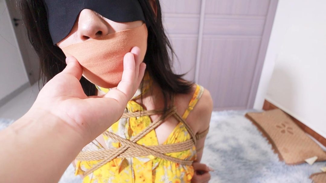 皆非定拍-合租女室友的秘密（三）服从小猫+多层堵嘴+项圈牵引+SP