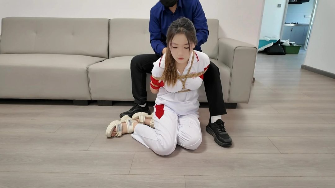贝贝学生服驷马