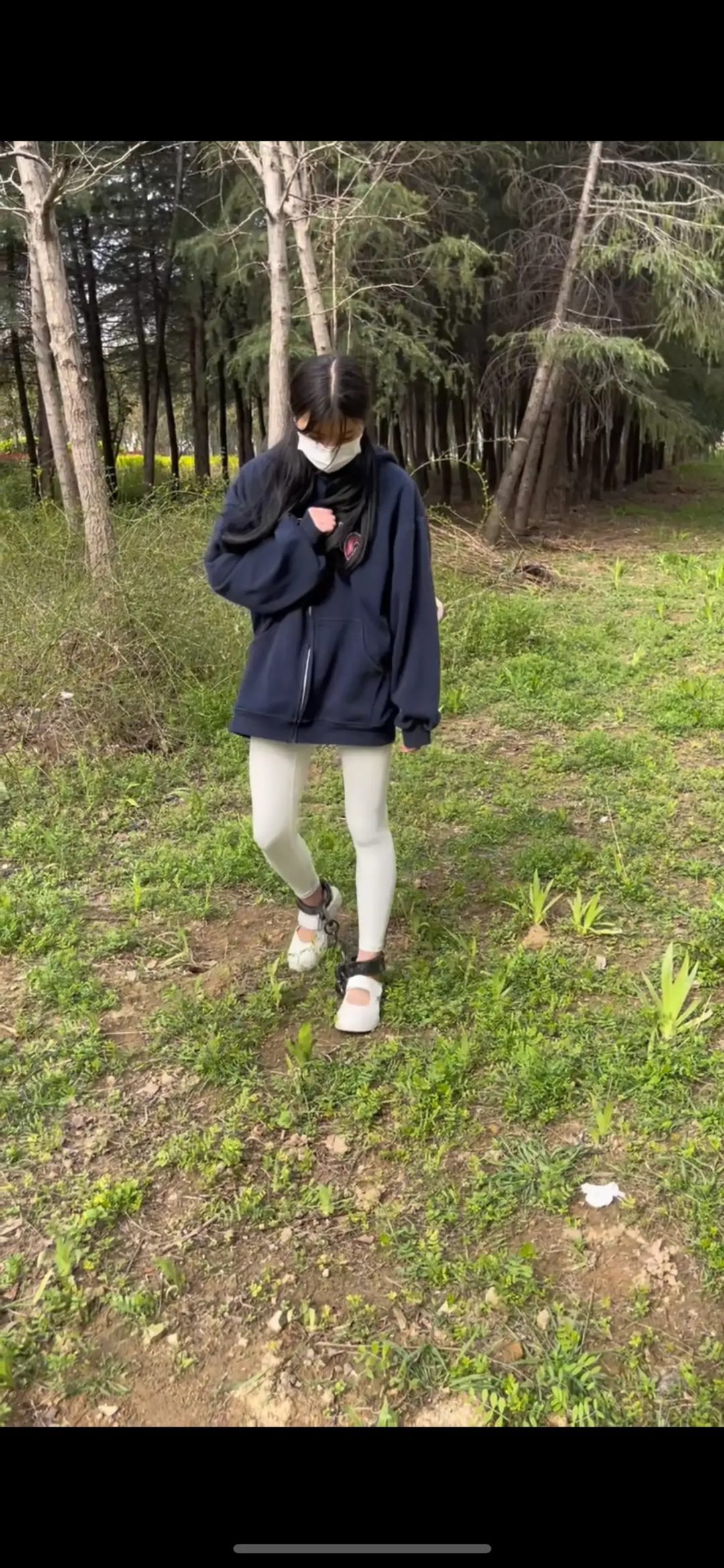 18岁女高铁铆钉死镣-焊接-烧红-砸死脚 镣两天禁锢（下）
