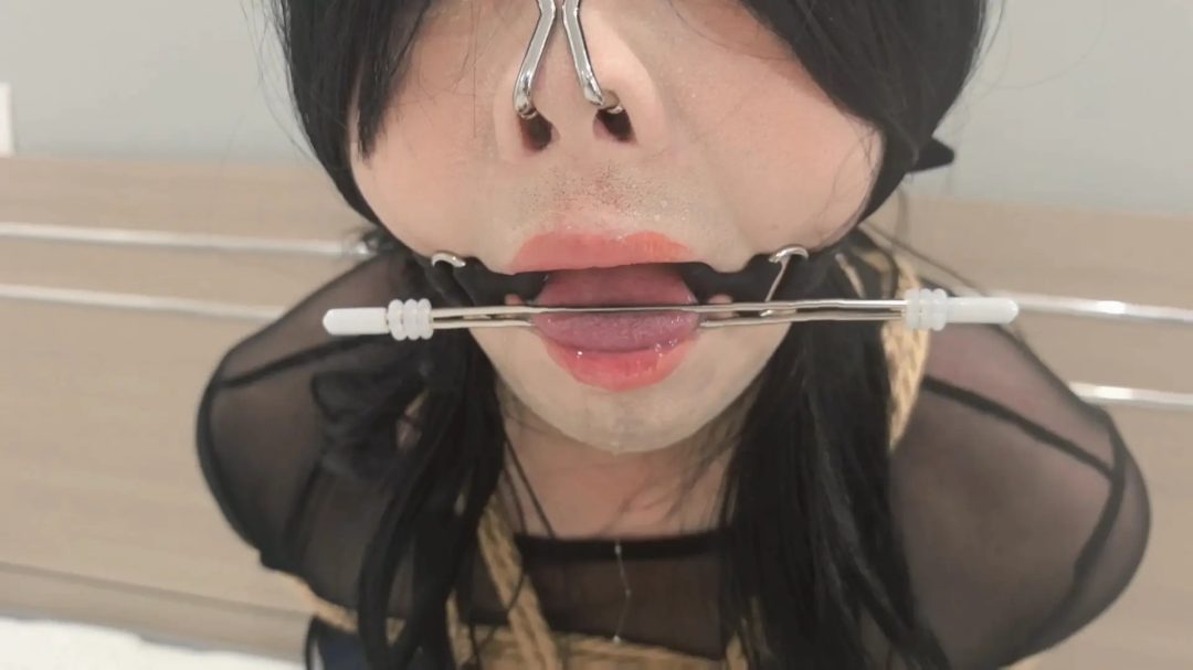 【爱绳绳艺】风韵犹存的伪娘紧缚放置，包含元素：捆绑放置，灌肠，失禁，口水地狱