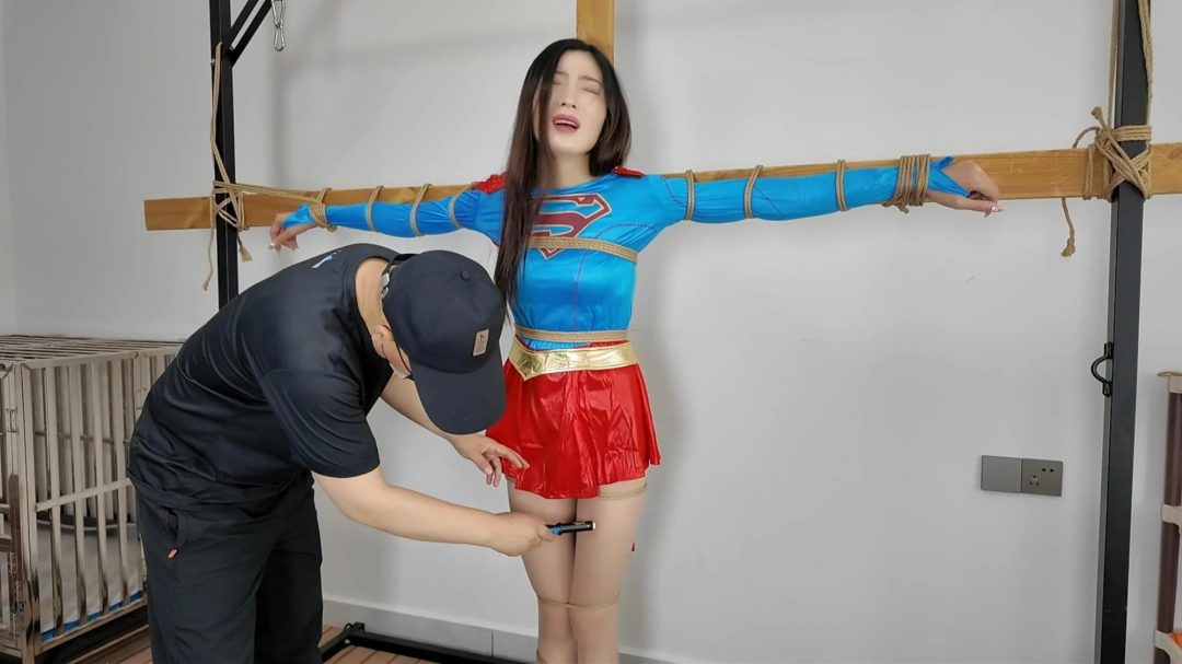 女超人遇难记之佳佳