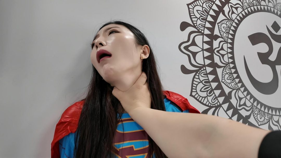 女超人遇难记之佳佳