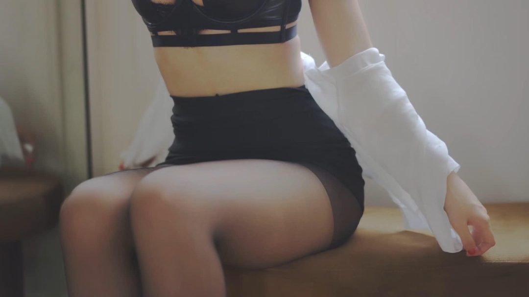云溪溪 透视衬衫黑丝制服