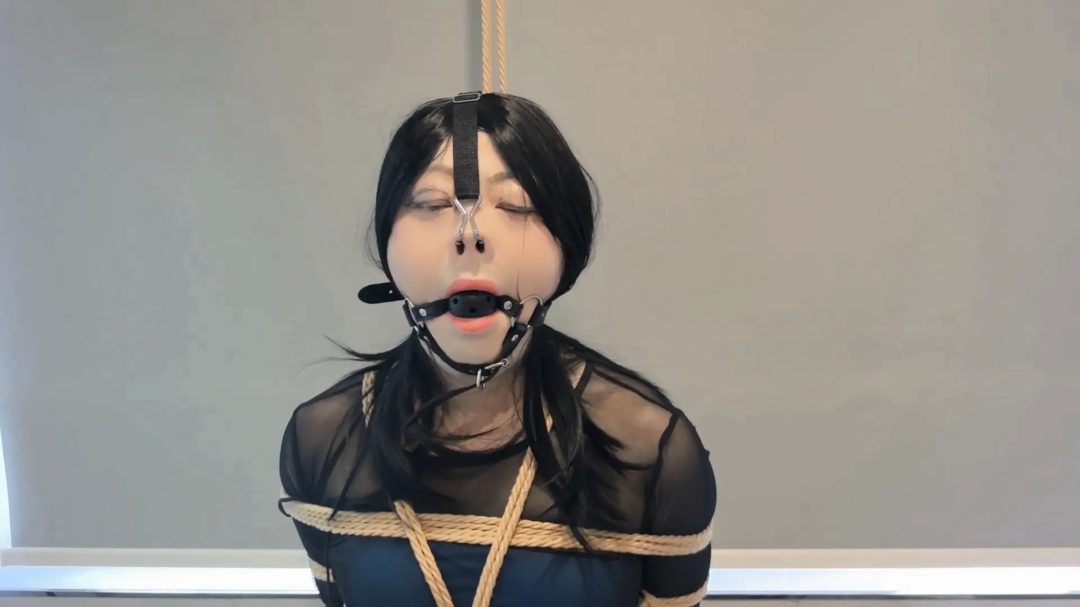 【爱绳绳艺】风韵犹存的伪娘紧缚放置，包含元素：捆绑放置，灌肠，失禁，口水地狱