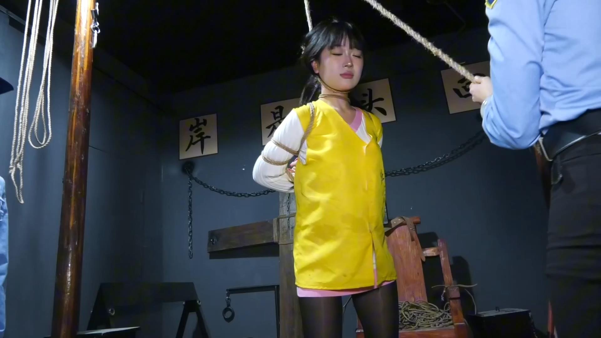 《尽头》完整版 周佳欣因贩卖被捕后抗拒交代问题被吊缚惩罚后认罪伏法被判死刑砸死镣最后绞刑走向末路