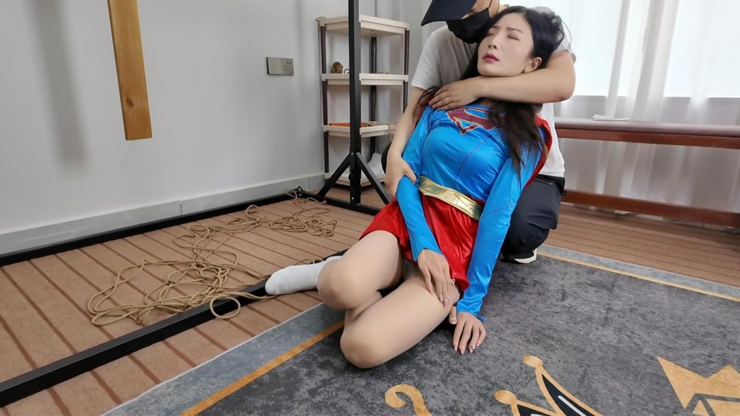 女超人遇难记之佳佳
