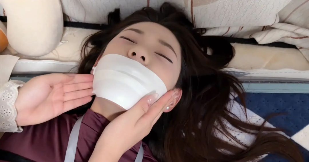 口球,放置,tk,日式反绑,堵嘴,胸缚,挠痒,胶带,打屁股,抚摸,股绳