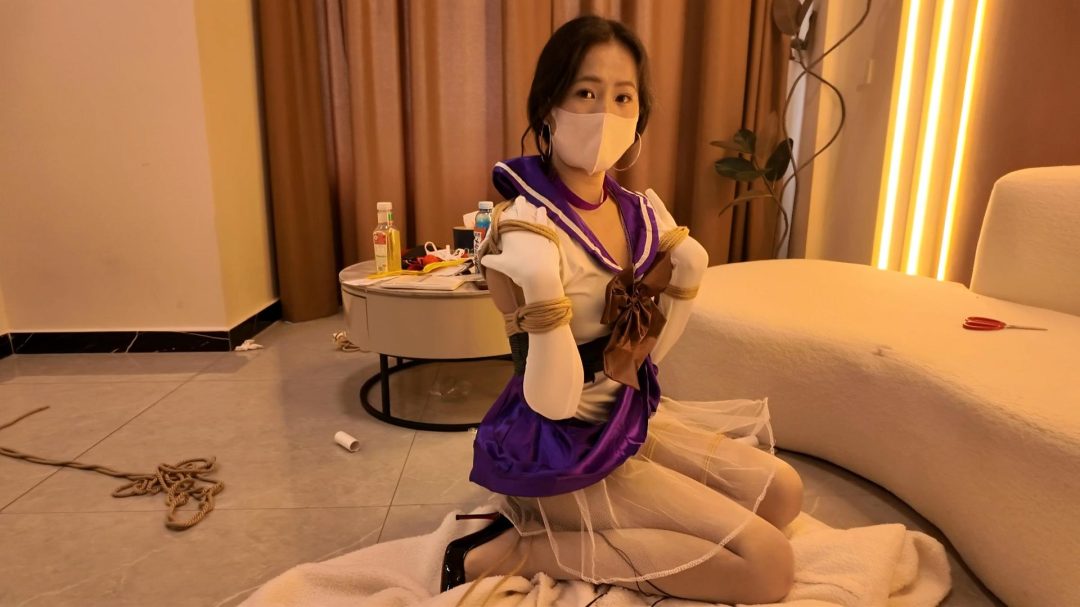 文慧人形犬，水冰月美少女服装的虐恋虐缚