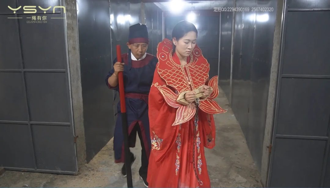 【红颜蒙冤】清末民妇雨儿被诬陷通奸谋害亲夫打板子双手吊起骑木马屈打成招后绞之刑