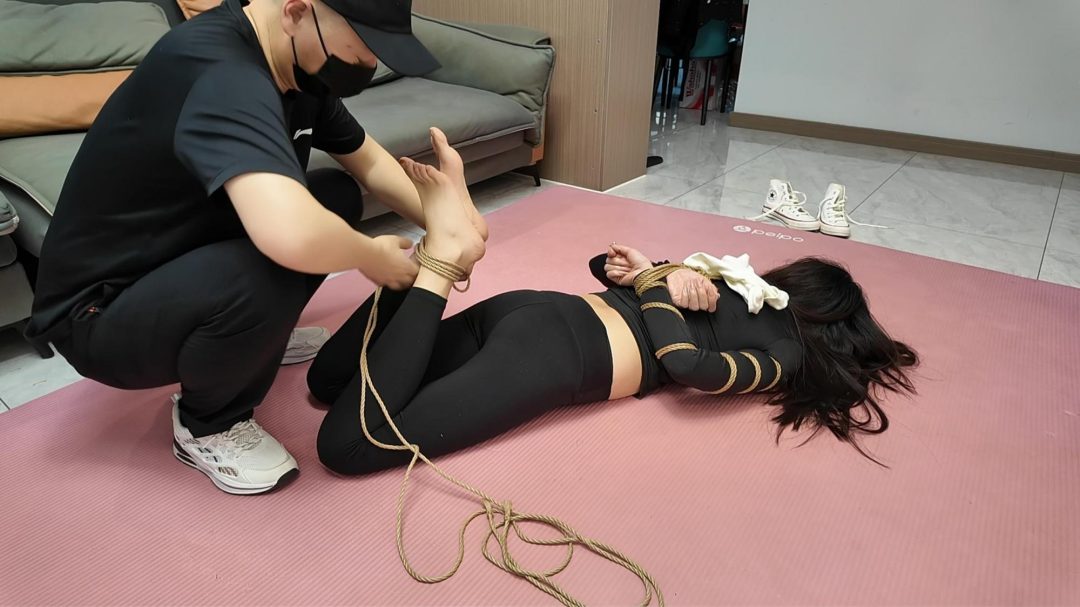 绳戏 瑜伽美女迷晕记