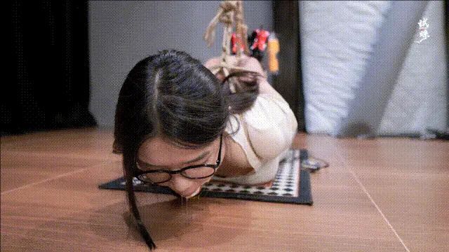 【试炼】-眼镜妹体验超级难受直臂驷马放置+郊狼电击口水直流