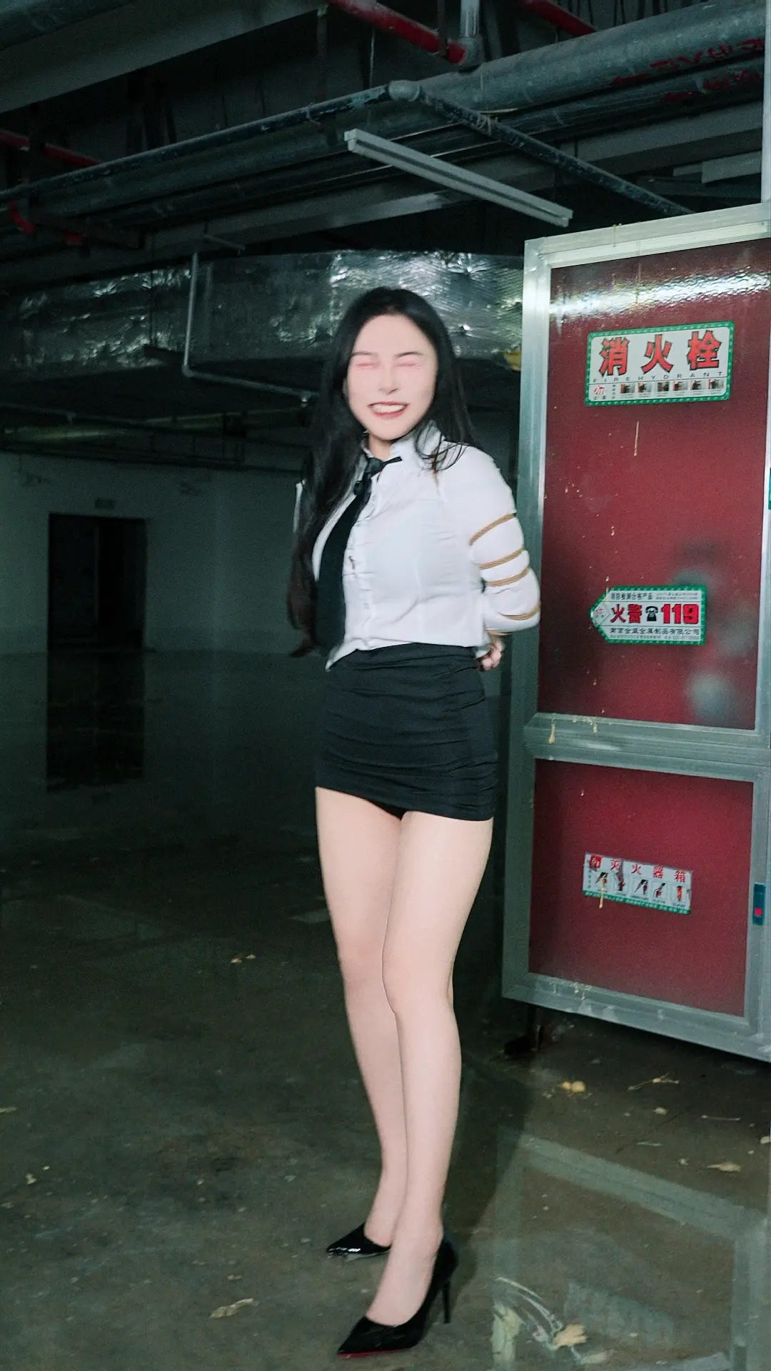 废弃车库的禁欲绳奴｜被绑放置的湿热花絮，五花大绑，吊缚
