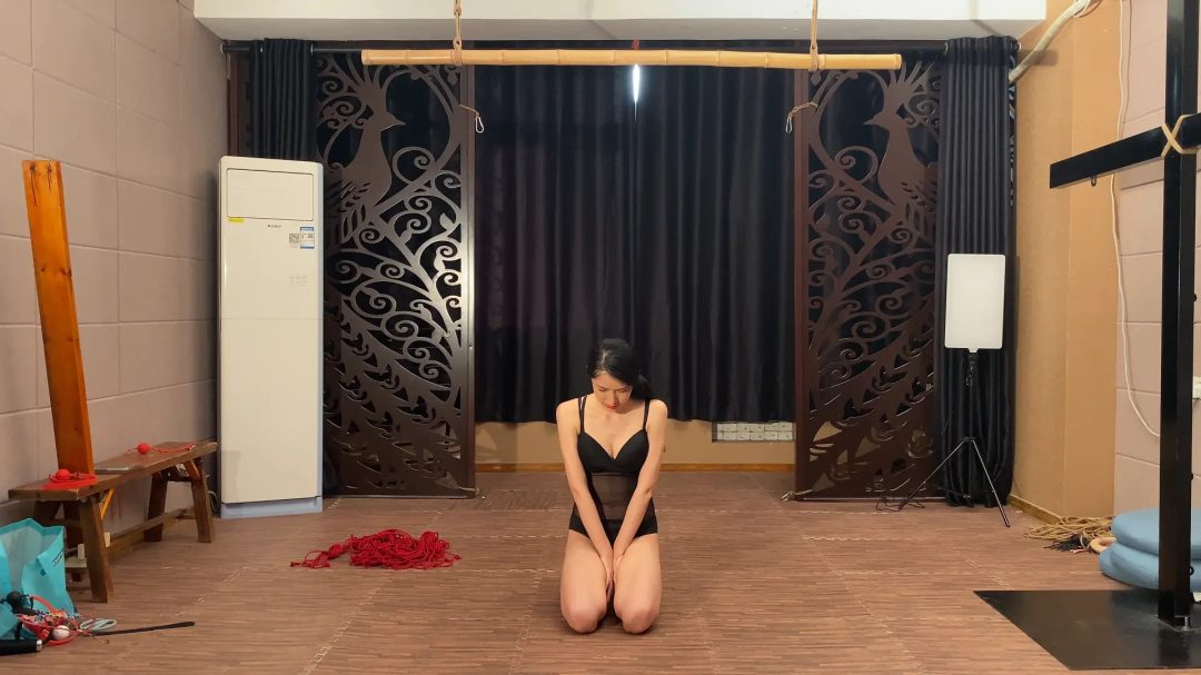 曼曼吊缚