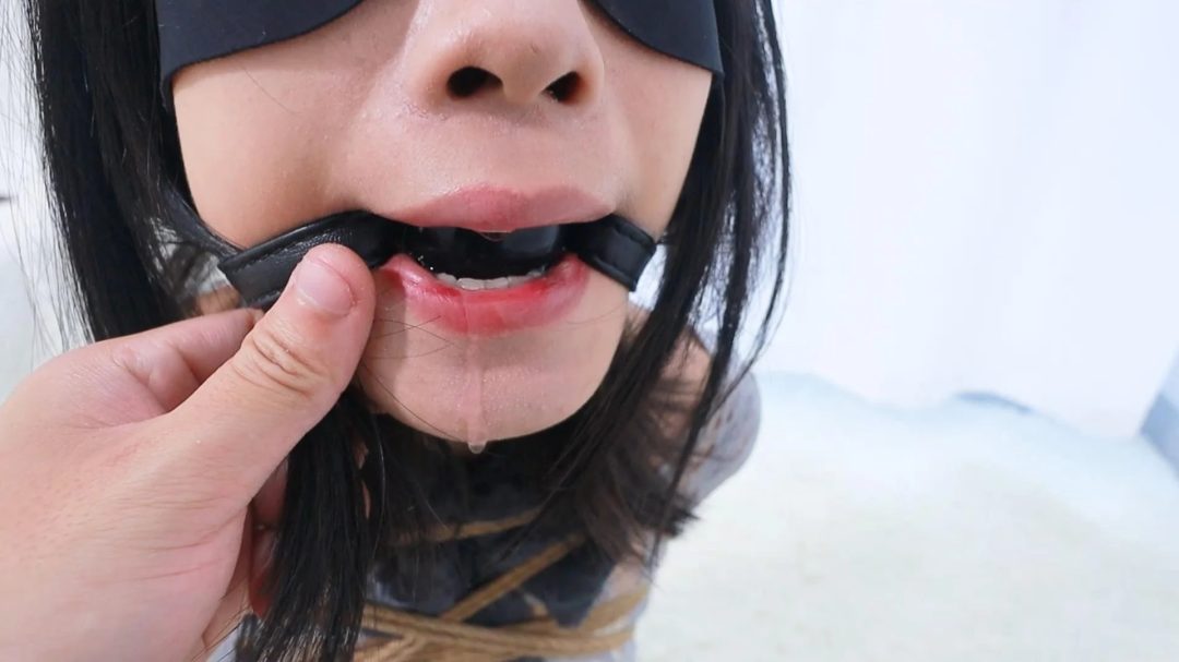 皆非定拍-合租女室友的秘密（最终篇）行李箱里的小狗：最后的疯狂束缚告别！装箱+自缚+口水直流