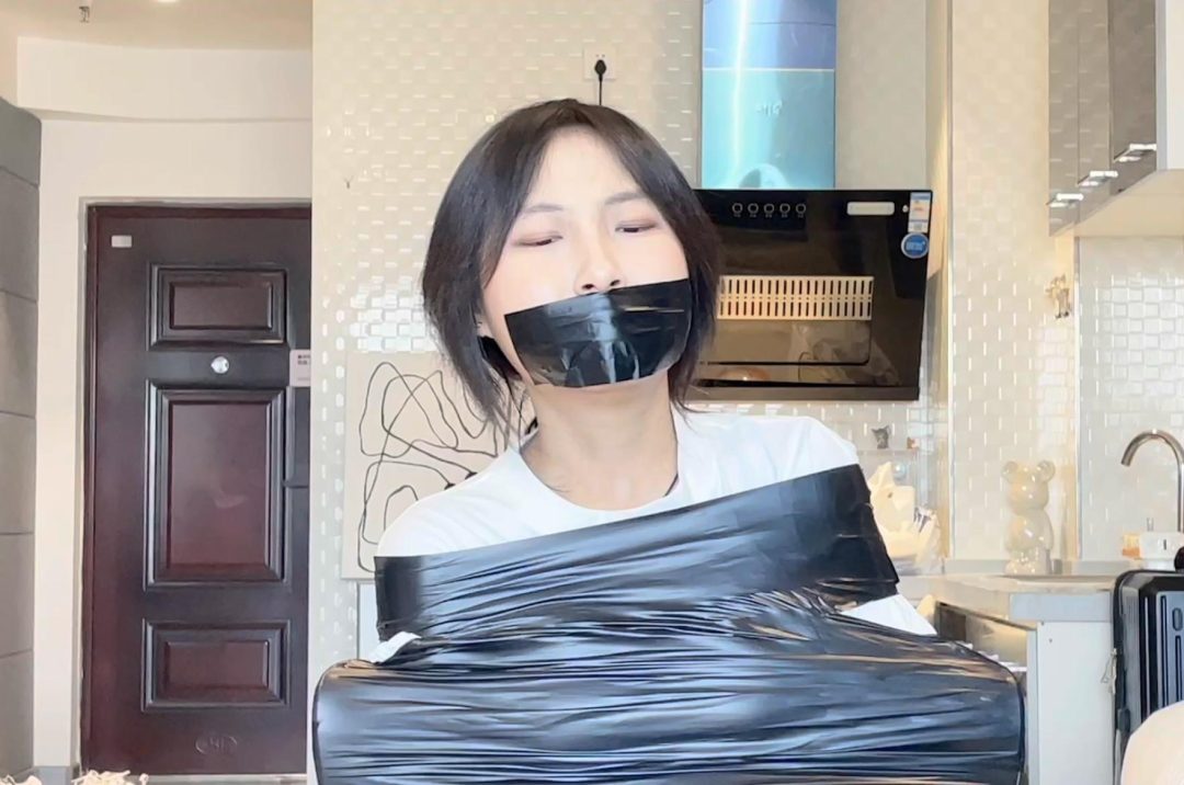 【缚艺录】【小媛】黑色胶带与白袜