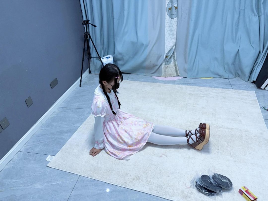【咕咕】lo娘の逃生挑战！萝莉限时逃脱游戏！90秒未解开追加束缚，失败放弃则接受体罚，否则永不解开